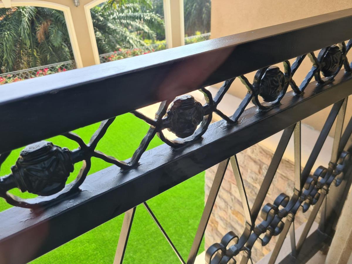 Fontis Residences Hotel Kampala Exterior photo